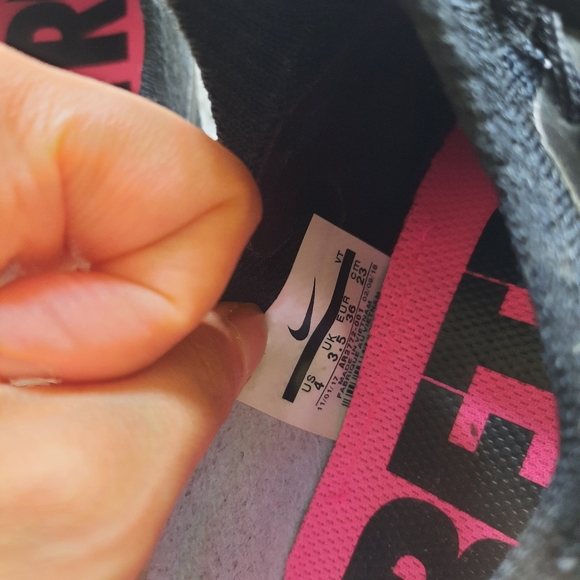 Nike Sneakers - Picture 2 of 5